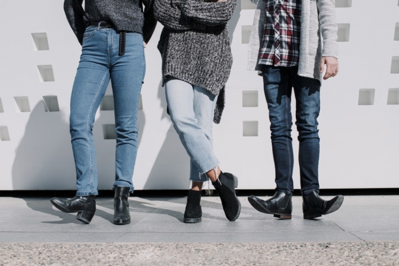 Jeans ________________ (invent) in the United States by Levi Strauss in 1872. 
